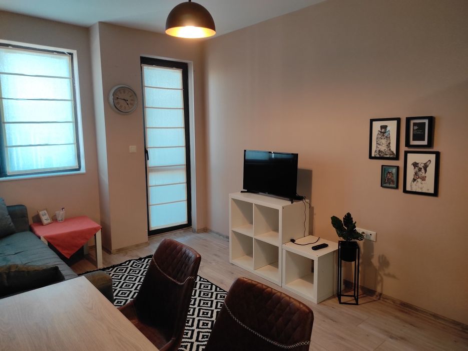 Дава се под наем Двустаен апартамент в Пловдив, Христо Смирненски - 54 кв.м за 433.5 € - Снимка #1