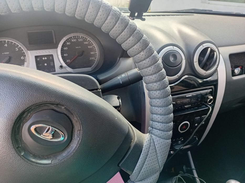 Продам ларгус 2013года