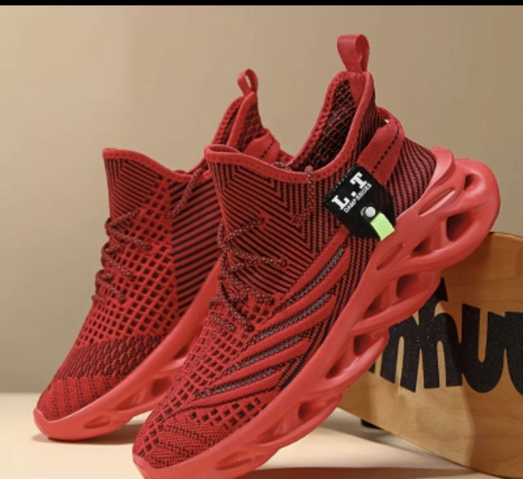 Продам кроссовки