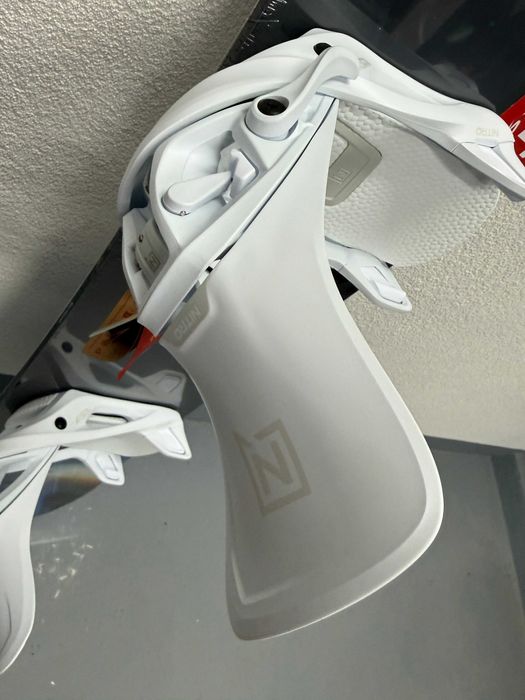 placa noua snowboard nitro lectra L146cm