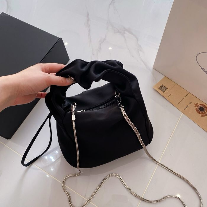 Дамска чанта прада