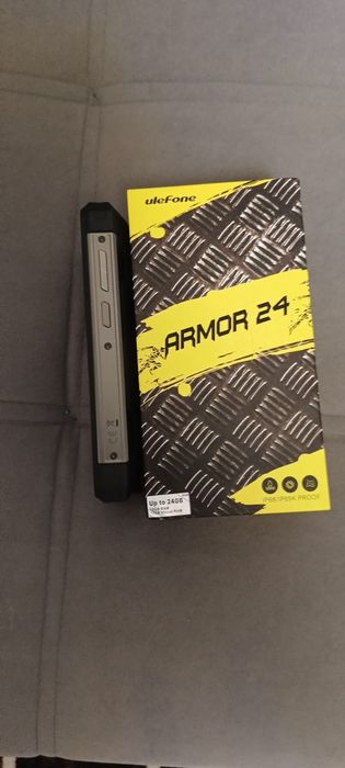 Продам новый телефон срочно