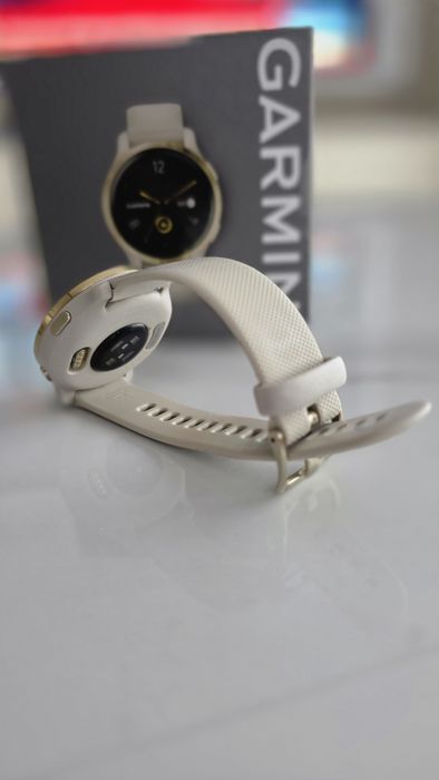 Garmin Venu 2S – Rose Gold & Light Sand