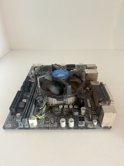 Placă de bază Gigabyte H310M DS2 + Intel Core i5-8600 + Cooler Stock