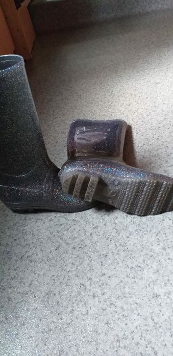 Продам резиновые сапоги