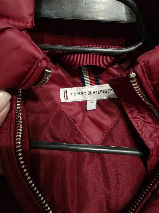 Дамско яке на марката Tommy Hilfiger