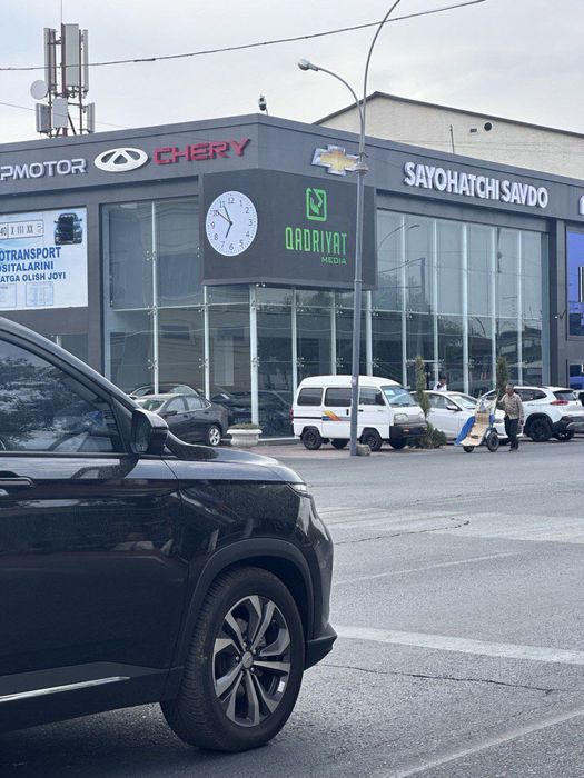 Tashqi ekranlarda peklama xizmati