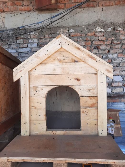 Будки для собак.