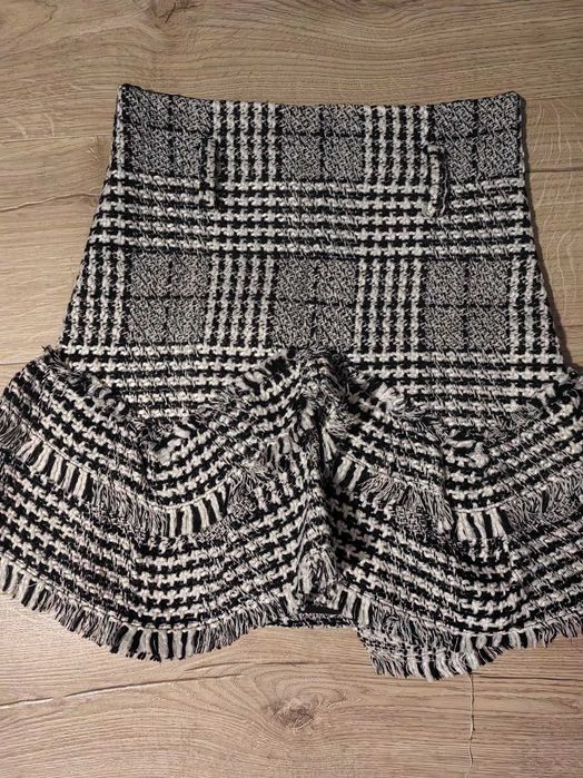 Пола Авин, Avin,