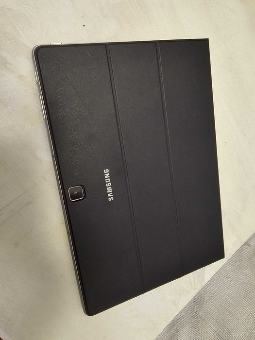 Dezmembrez Samsung Galaxy TabPro S (SM-W700) | Piese: Tabletă Defectă / Tastatură QWERTZ