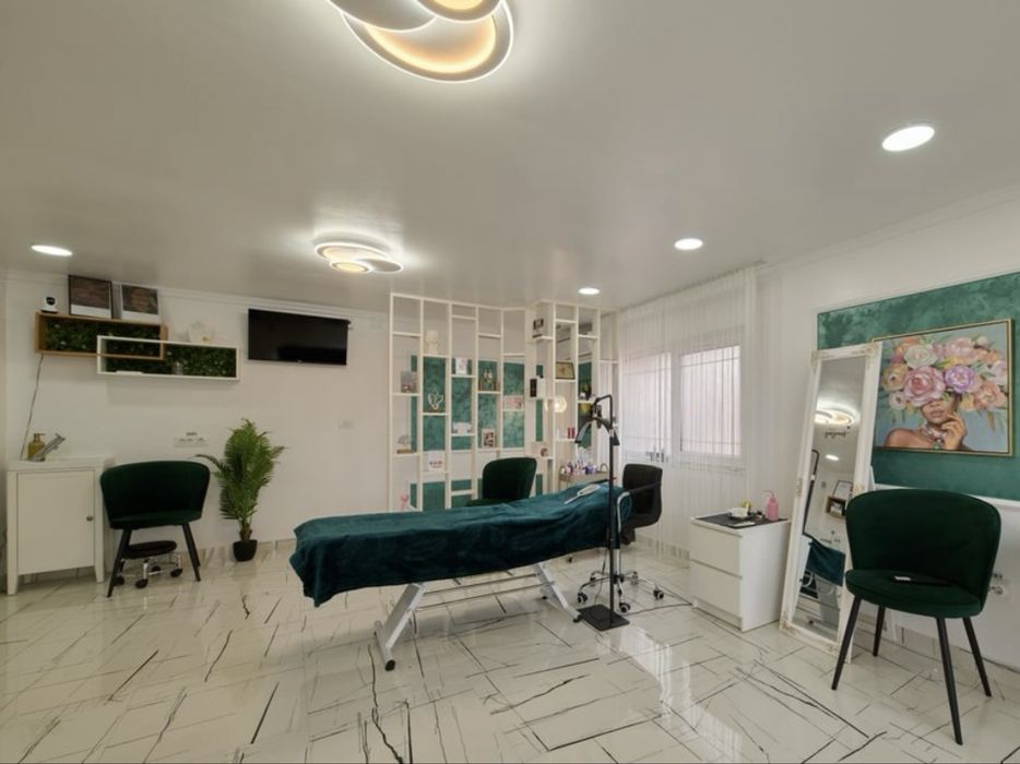 Inchiriez post/salon