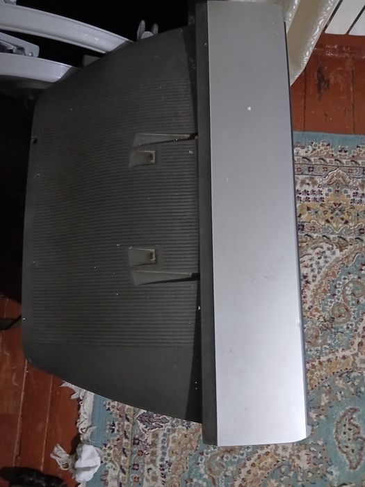 Продаю телевизор и подставка