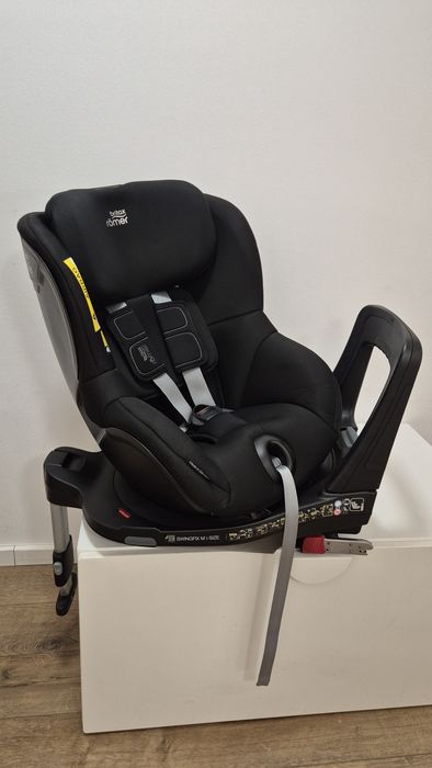 Britax Romer Swingfix M i size