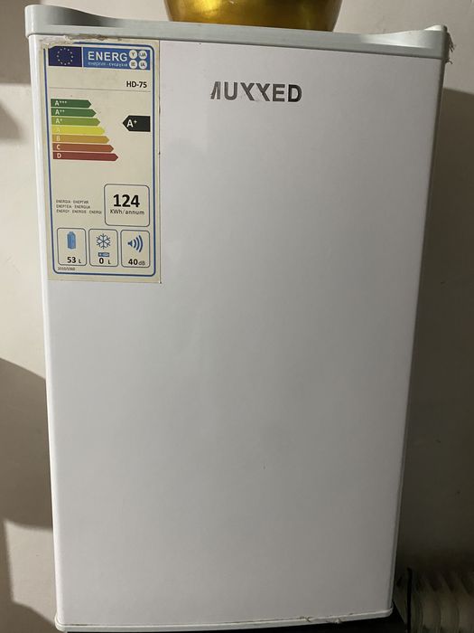 Большой и маленький холодильник