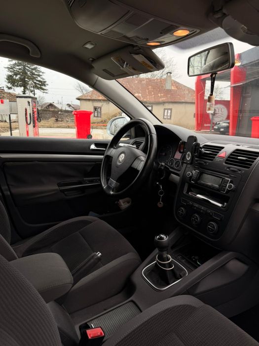 Vând Volkswagen Golf V Variant 1.9 TDI 105 CP – întreținut, proprietar