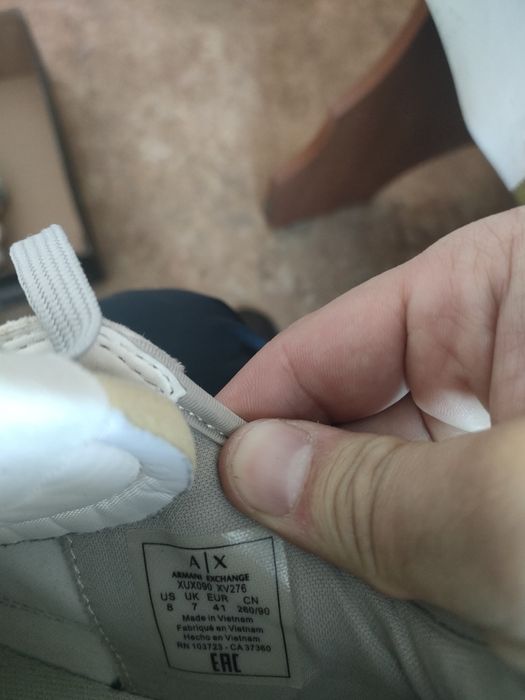 продам красовки армани