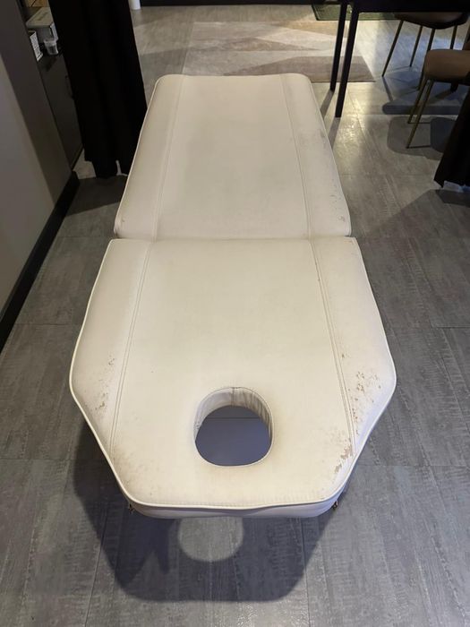 Продам массажную кушетку