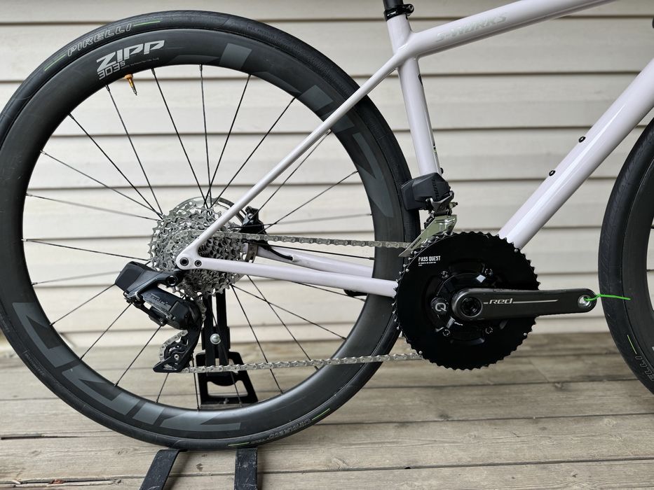 Карбонов велосипед S-Works Aethos