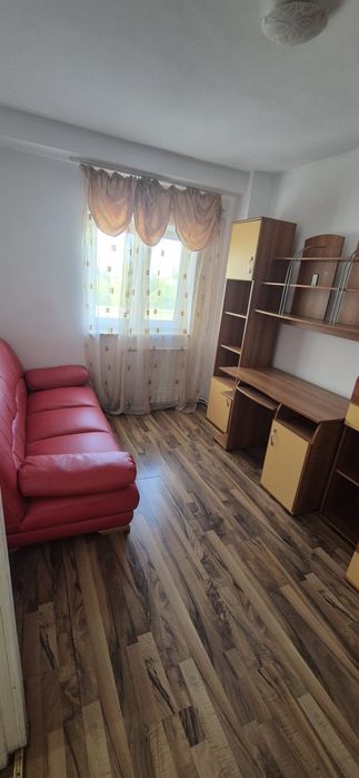 Vand apartament 3 camere ,centrul nou