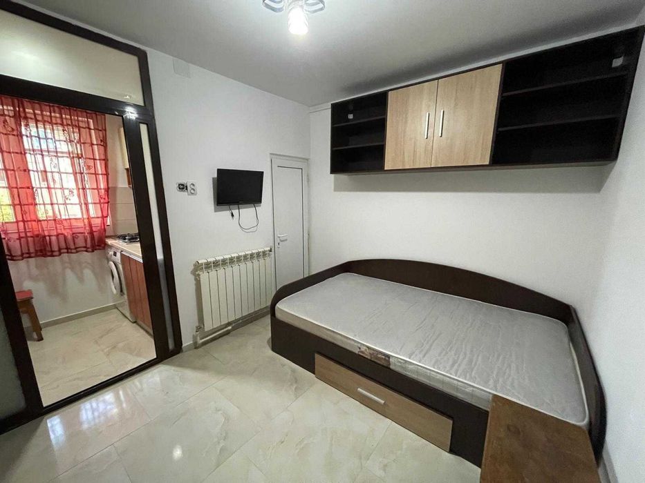 Proprietar închiriez garsonieră sector 5