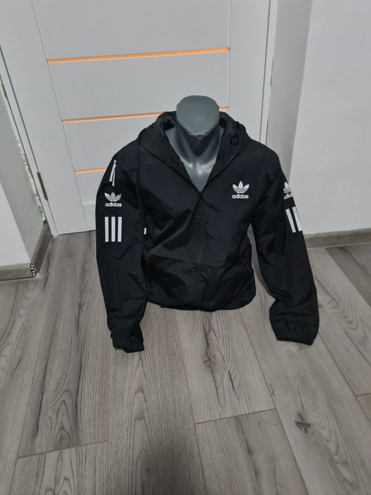 Geacă Adidas bărbați de primăvară!