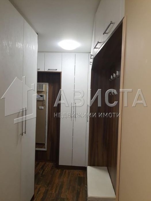 Дава се под наем Тристаен апартамент в София, Център - 86 кв.м за 1000 € - Снимка #2