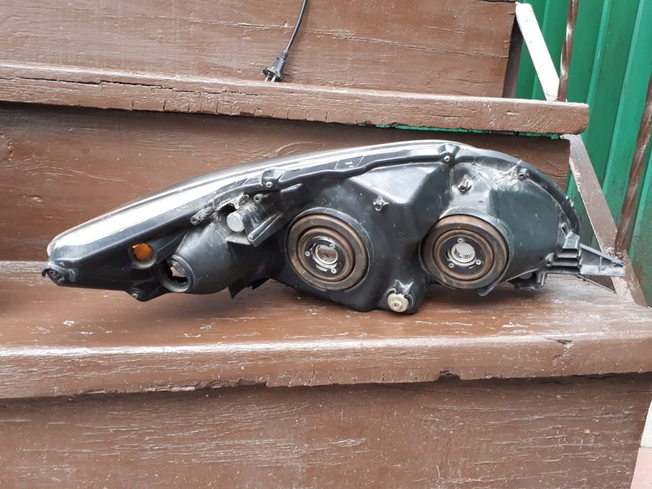 Фары Toyota Corolla