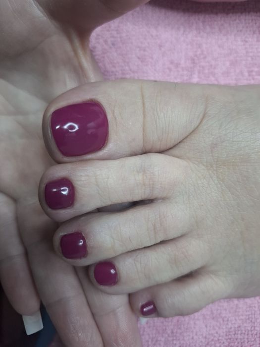 Маникюр и педикюр.