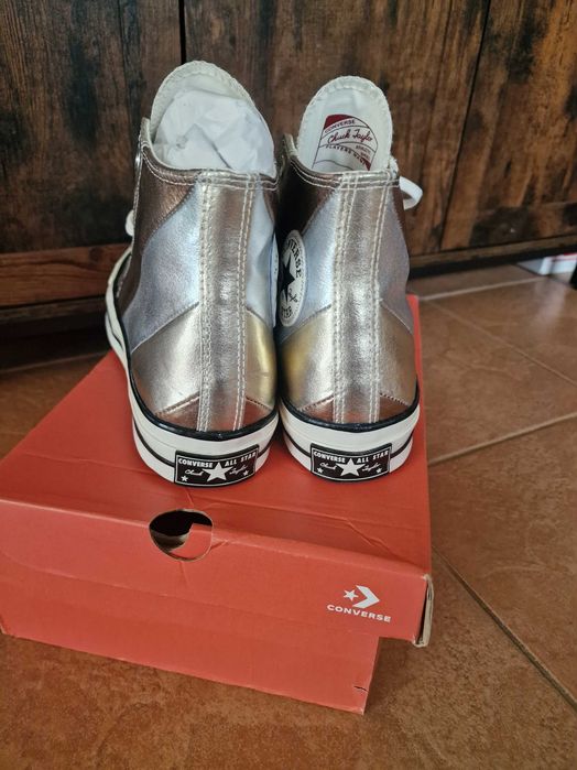 ексклузивни кожени маратонки Converse, 41 размер,26 см,нови с етикети.