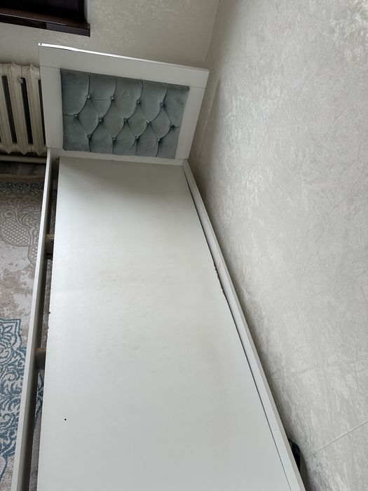 Односпальная кровать