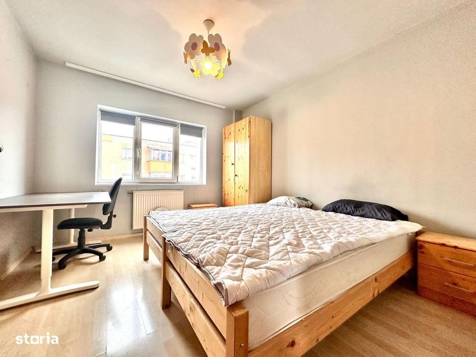 Apartament spatios 4 camere + parcare, pretabil ptr ERASMUS