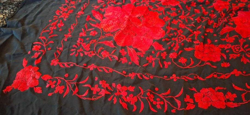 Sal brodat matase, original, dans traditional Spania