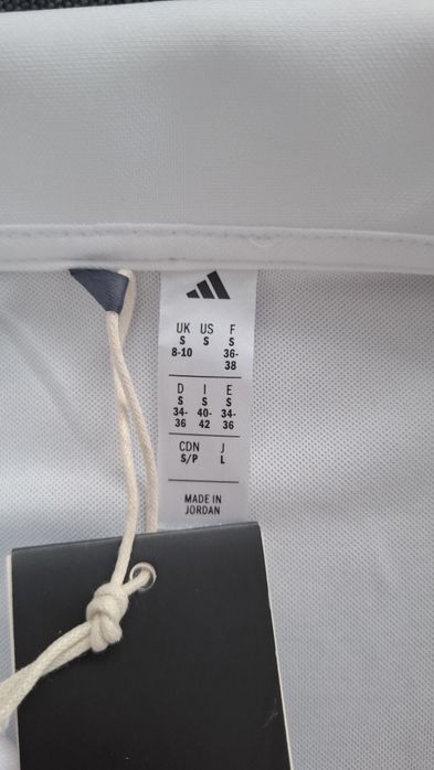 Тениска на Adidas размер s/m