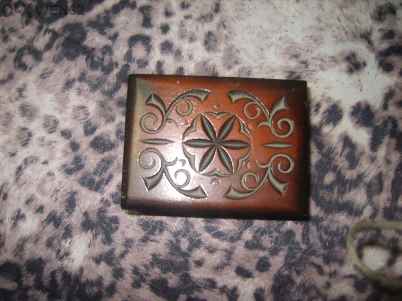 Пирографирана дървени бутилки и дървена индийска кутия