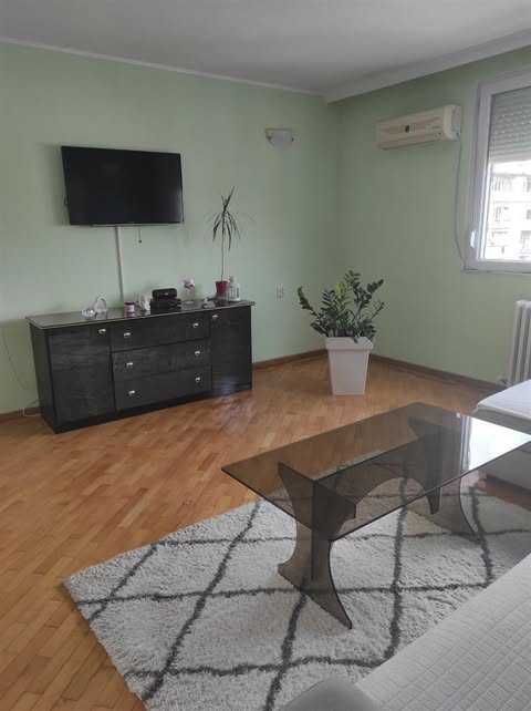 Двустаен имот в кв.Дружба 2