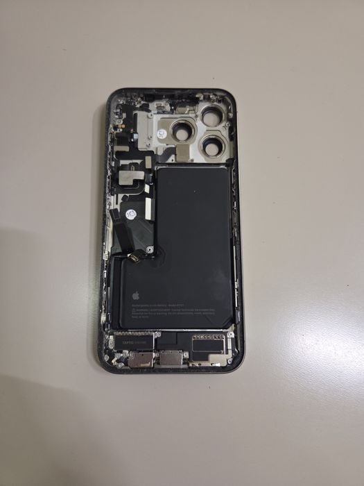 Carcasa mijloc capac iphone 15 Pro Max