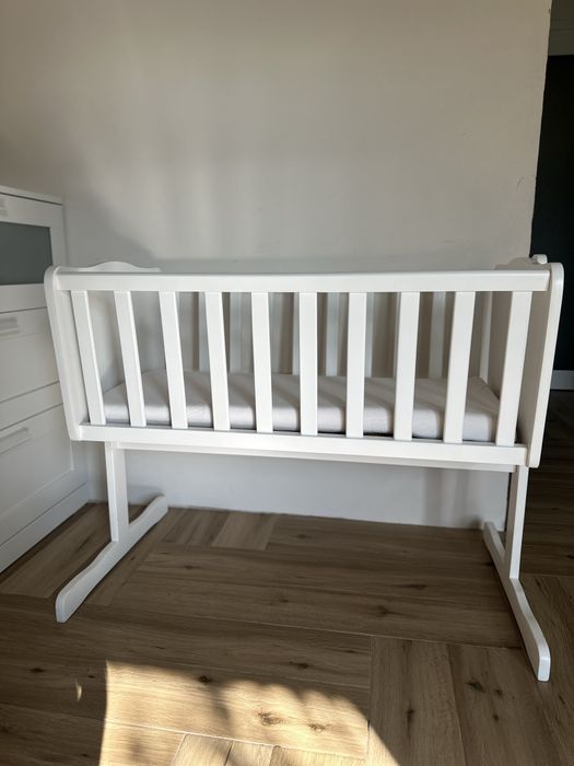 Бебешко люлеещо се креватче с матрак „Нани“