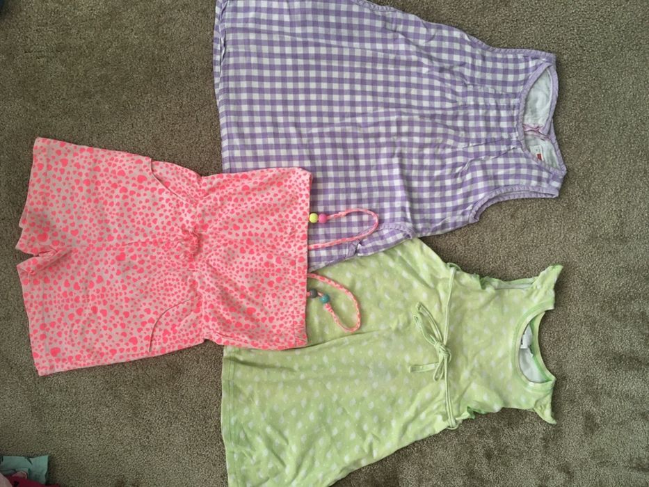 Детски дрешки - рокли, панталонки, жилетки