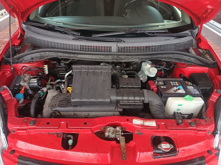 Vând Suzuki Swift 1,3i 2008