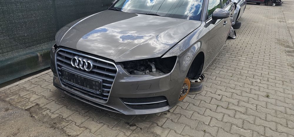 Bara fata complecta pentru Audi A3 8v 4 PDC ,spalator far