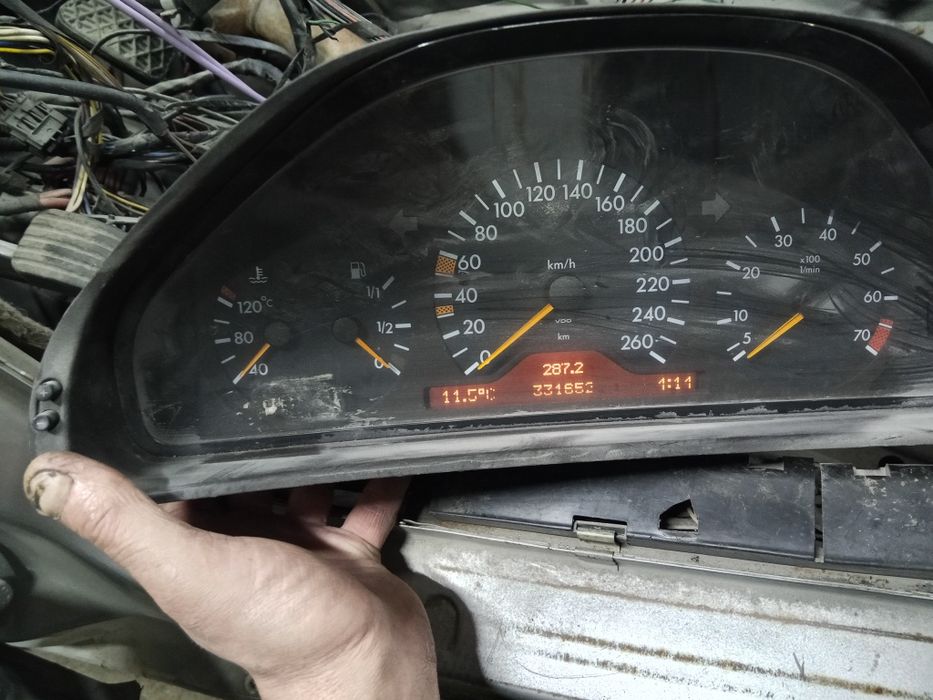 Мерседес 210 по запчастям 1997г