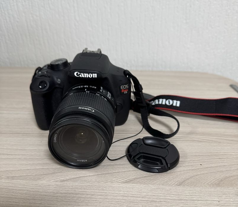Продам Canon Rebel T5 / EOS 1200D +2 объектива +сумка +флешка +зарядка