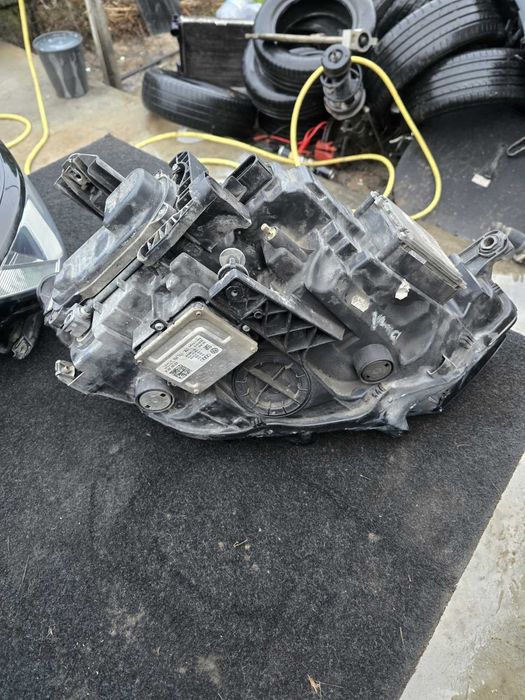 Фарове пасат B8 ксенон лед