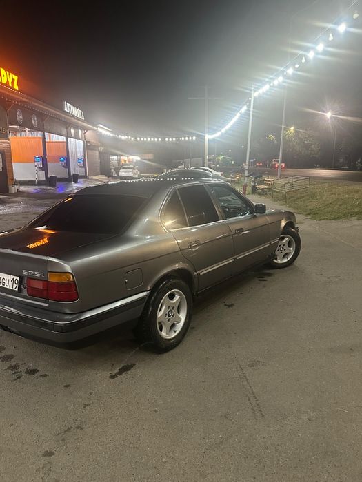 Продам БМВ 2.5 без вануса