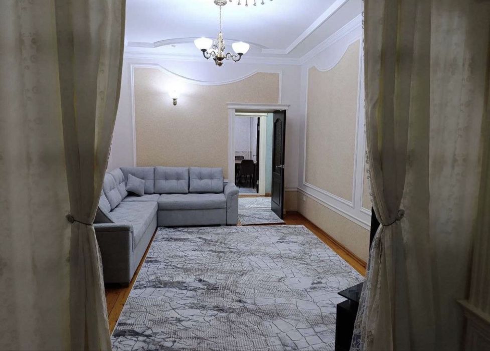 Чиланзар 1 квартал 2х комнатная . Гагарин