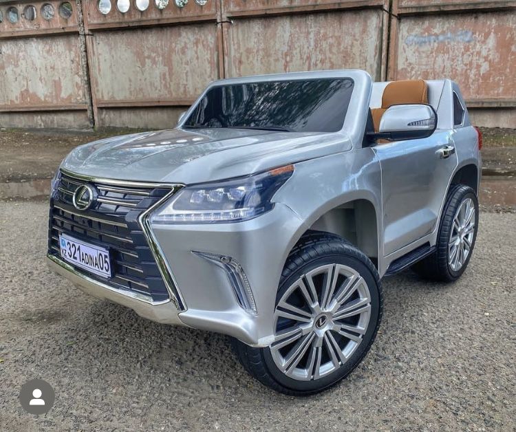 продам детскую машинку электромобиль