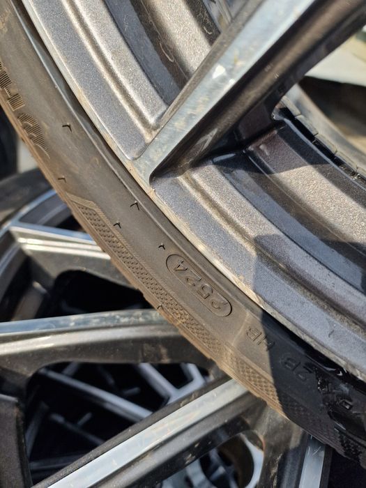 Jante aliaj BMW 225/40zR19 anvelope vara  ( HANKOOK ) DOT 2524