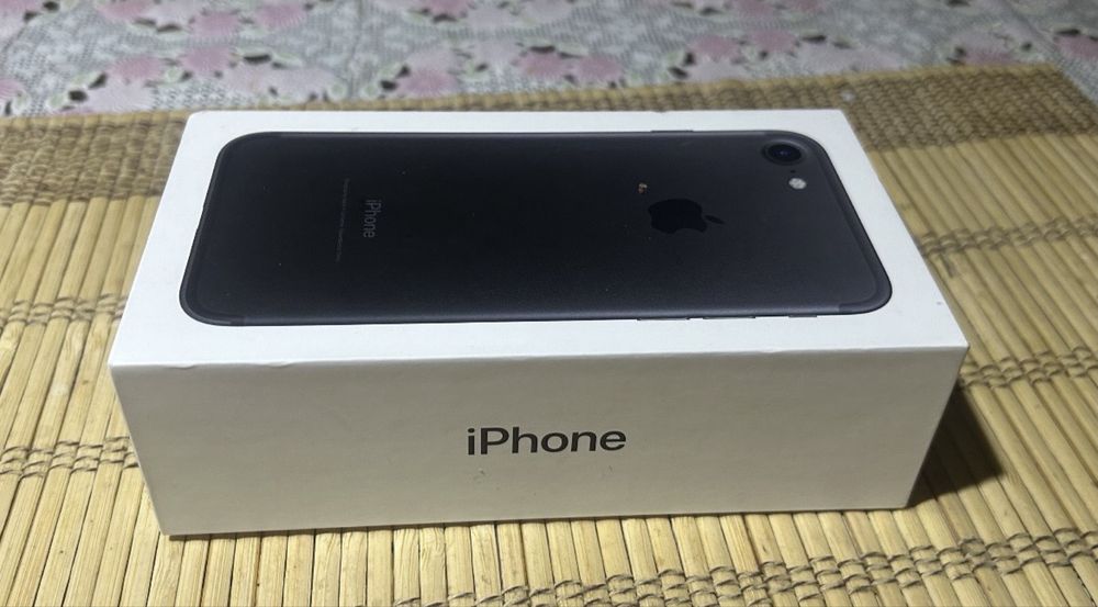 Vand iphone 7, ca si nou!
