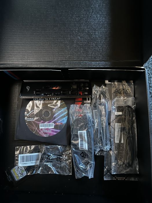 Kit placa de baza asus z370-f + procesor i7 8700 + 16gb ram ddr4 3200