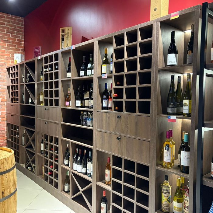 Шкаф и полки, стеллаж